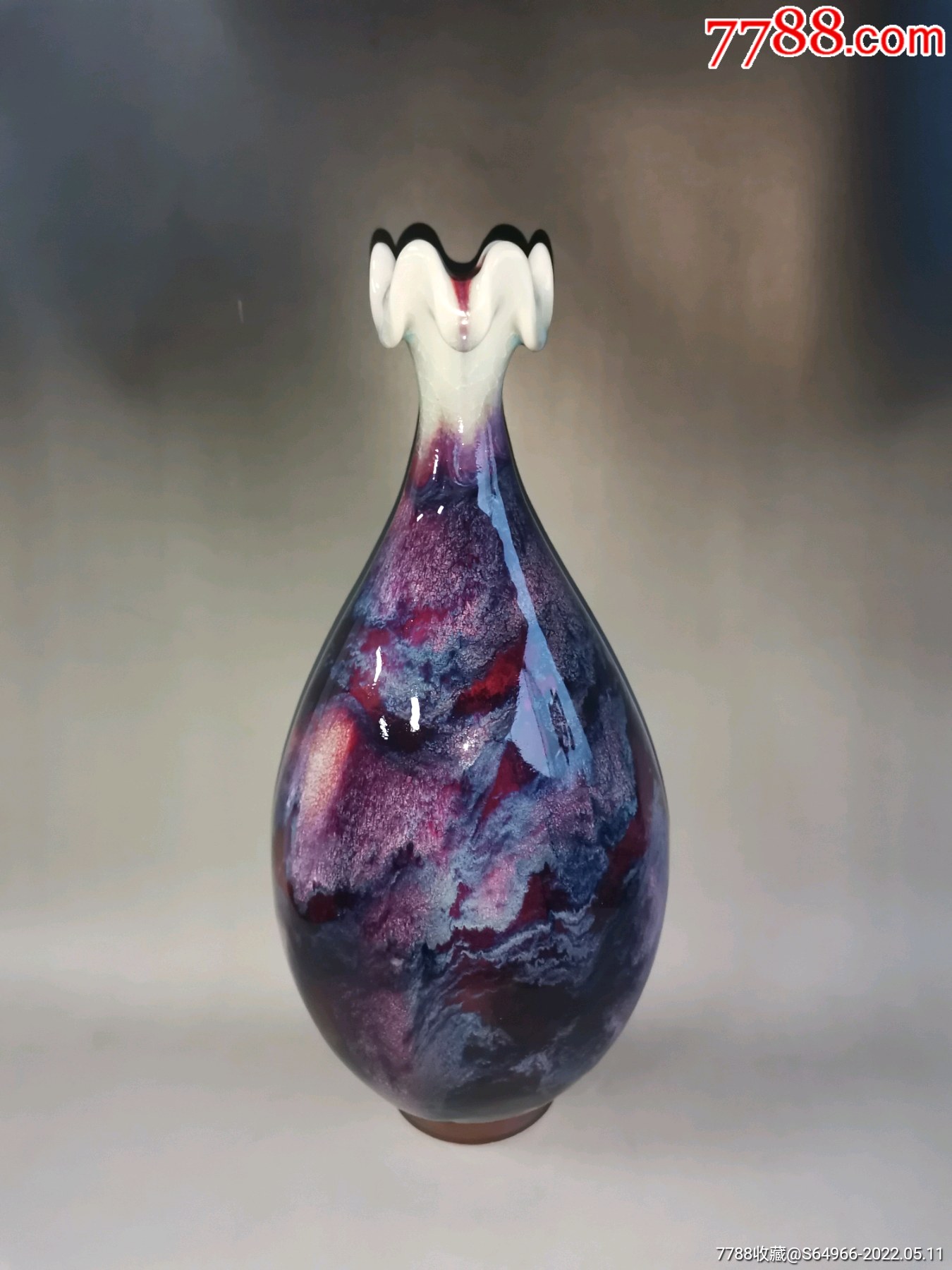 现代钧瓷荷口玉壶春