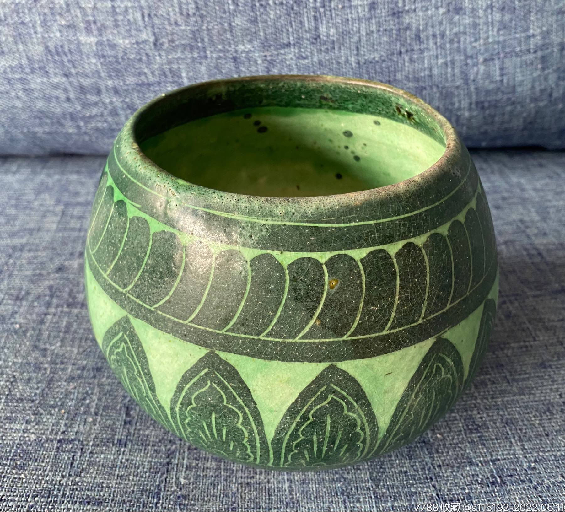 磁州窑绿釉划花钵盂