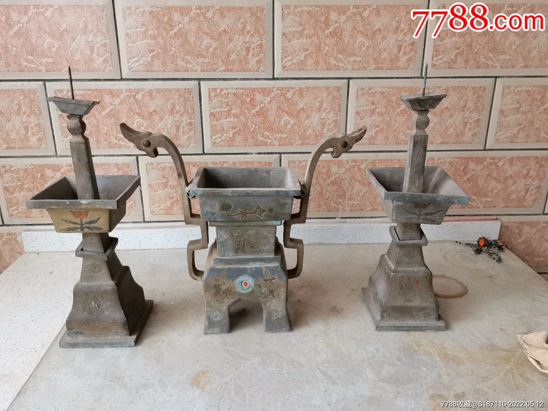 锡器镶嵌黄铜图案香炉蜡台