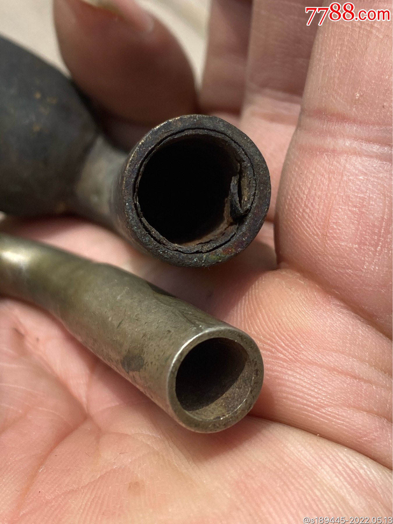 老铜烟锅两个一个白铜带点工一个厚重无破裂品相如图保真保老不议价