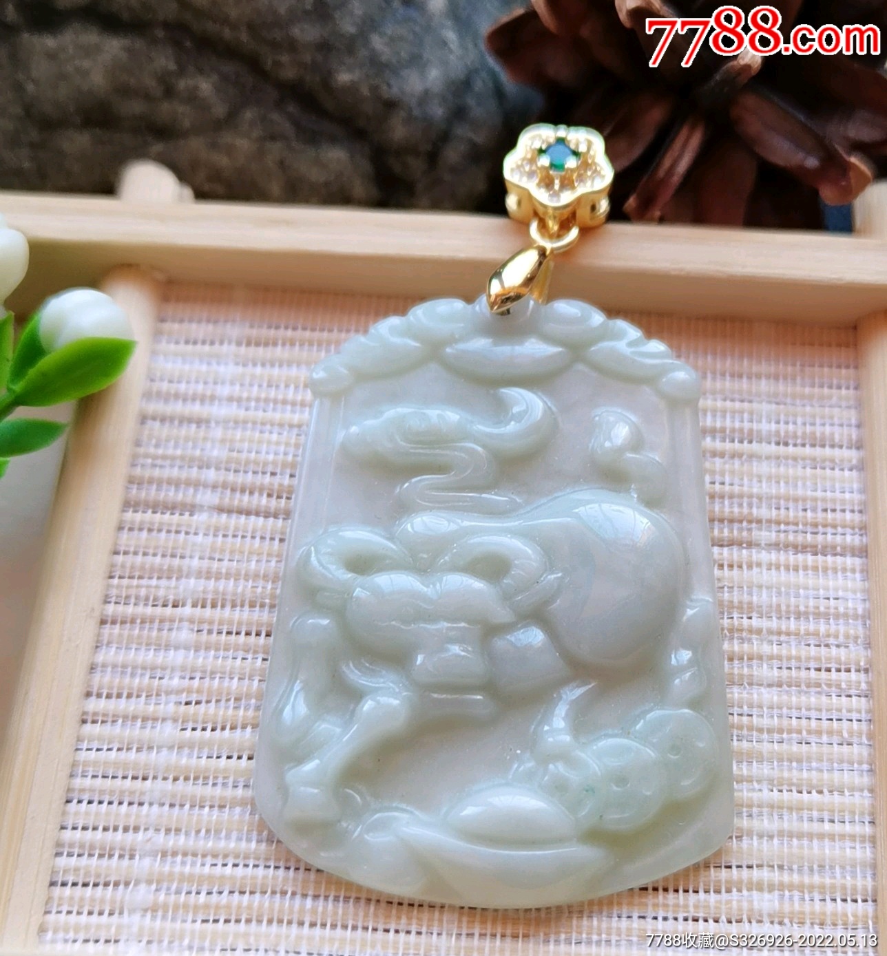 天然a货冰绿起胶生肖牛雕花挂牌-价格:100元-se87068340-翡翠/缅甸玉