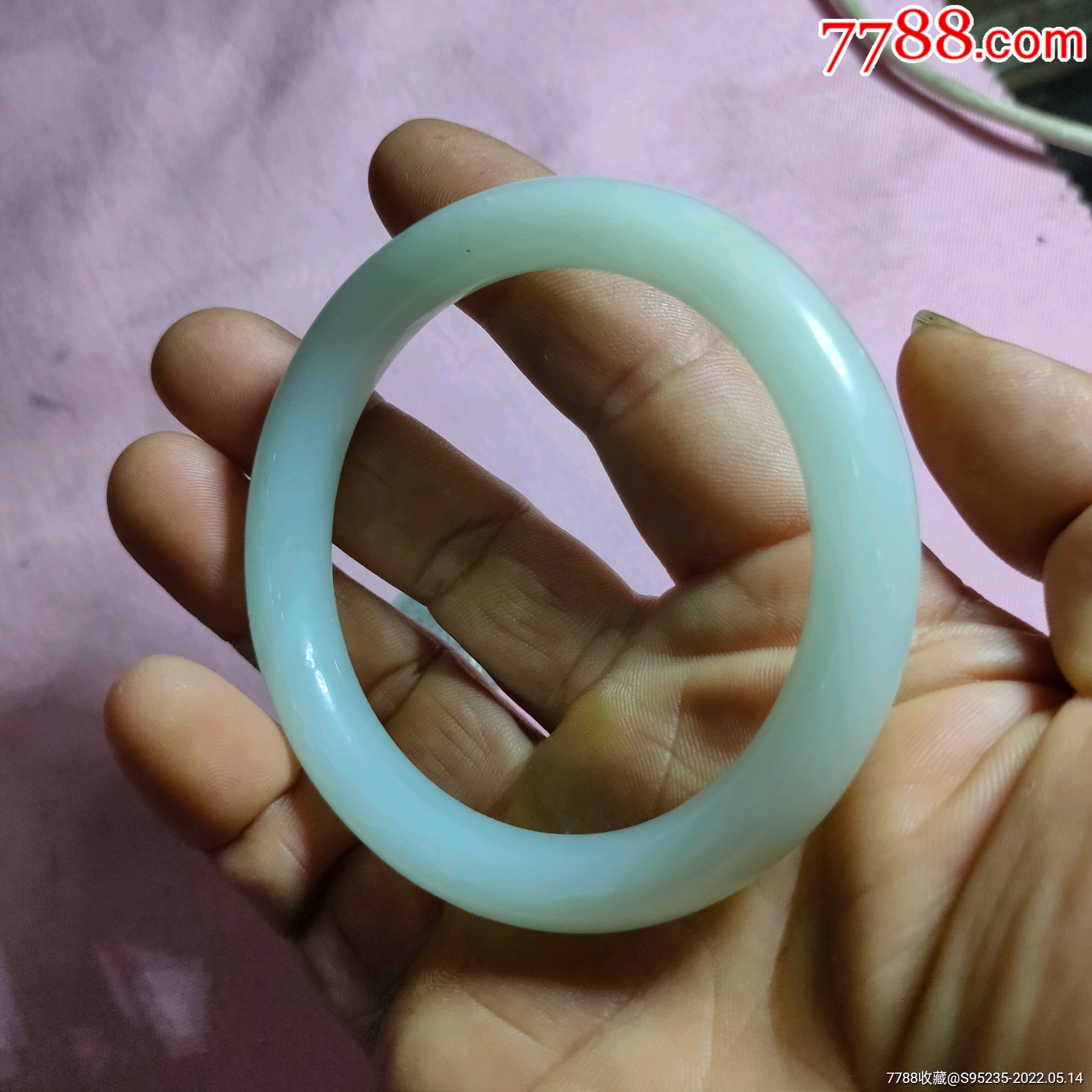 漂亮包老到清的仿和田白玉的琉璃手镯