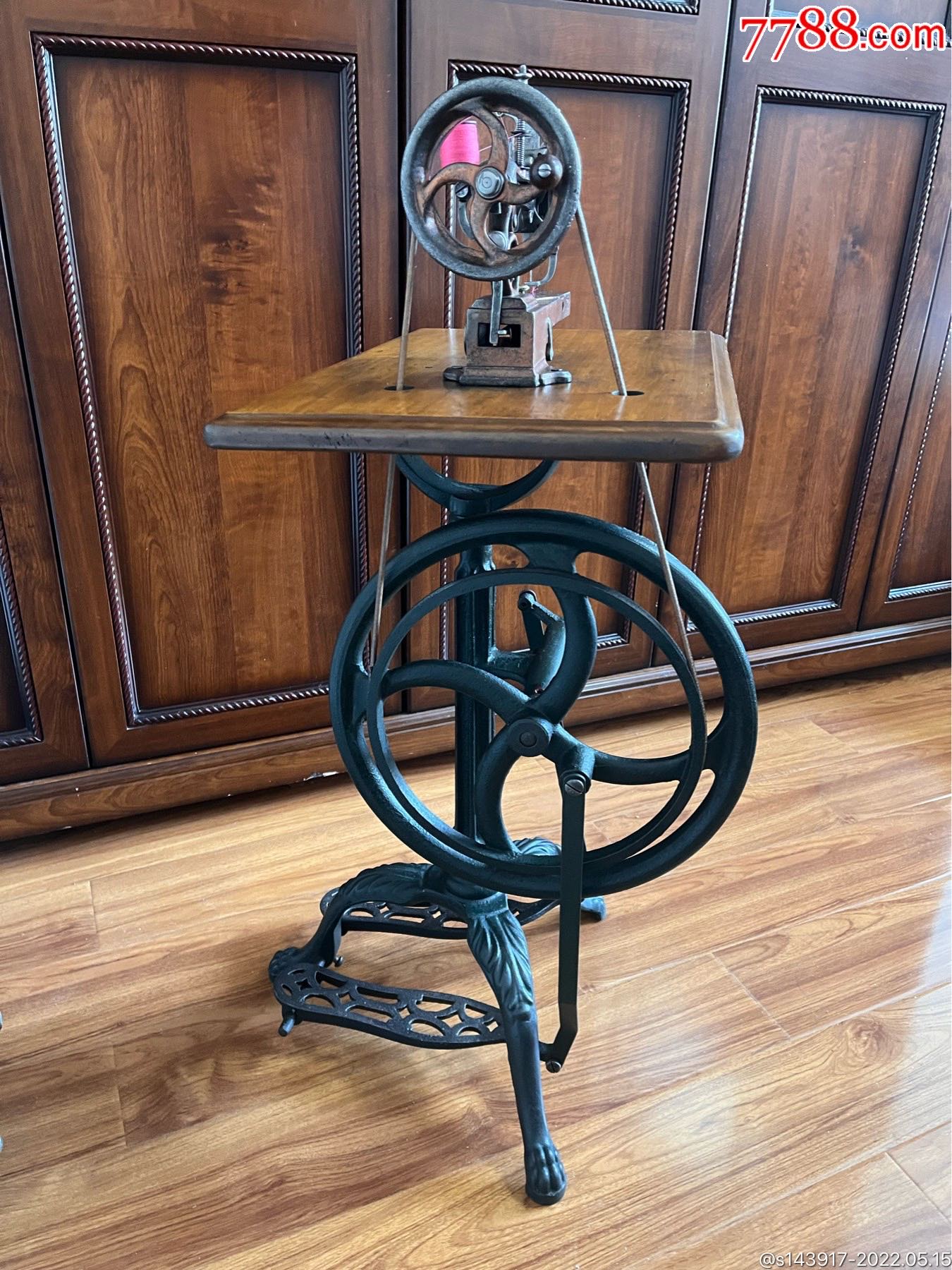 古董缝纫机西洋古董手摇缝纫机铸铁缝纫机