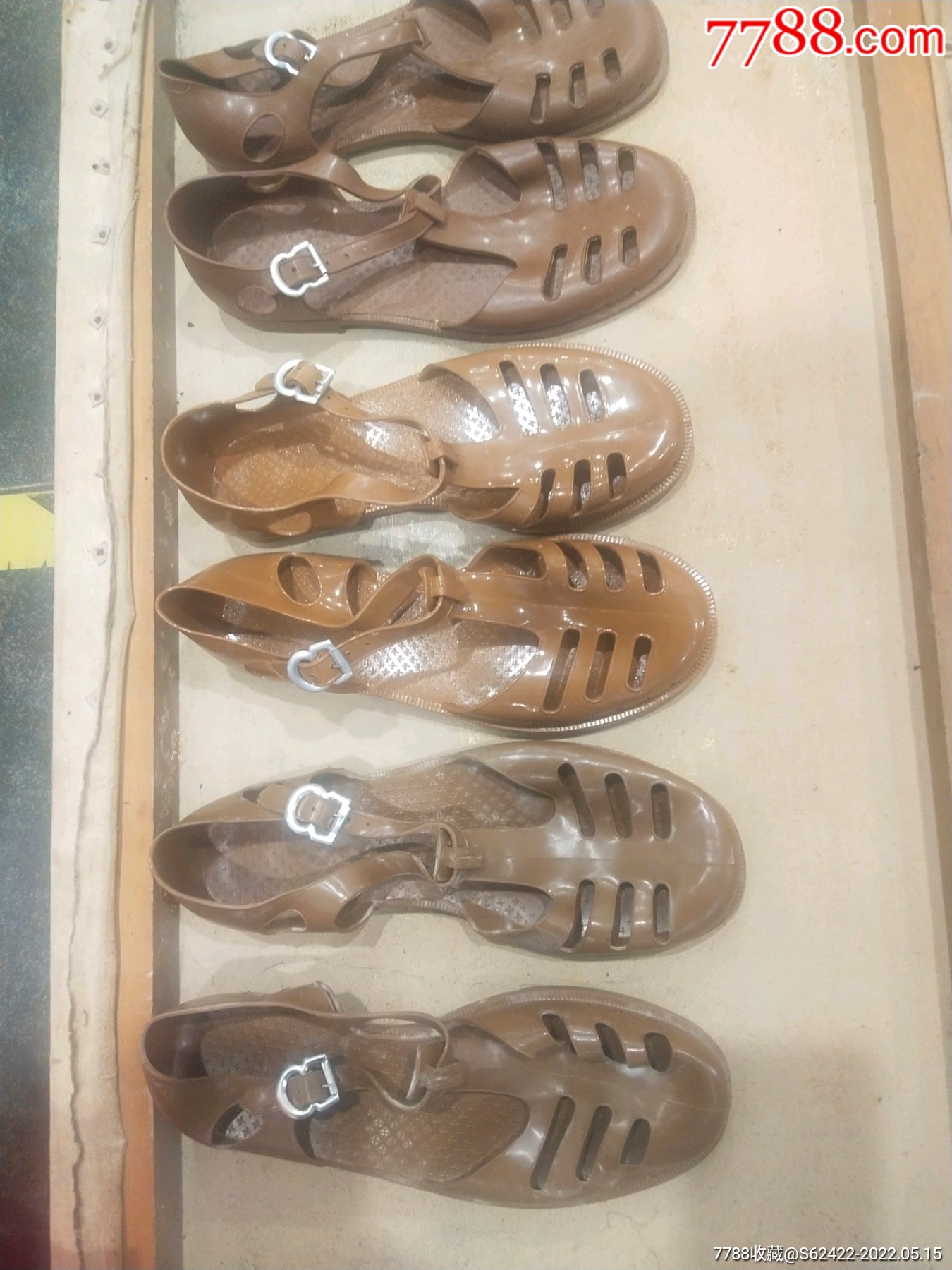 七十年代队塑料凉鞋三双