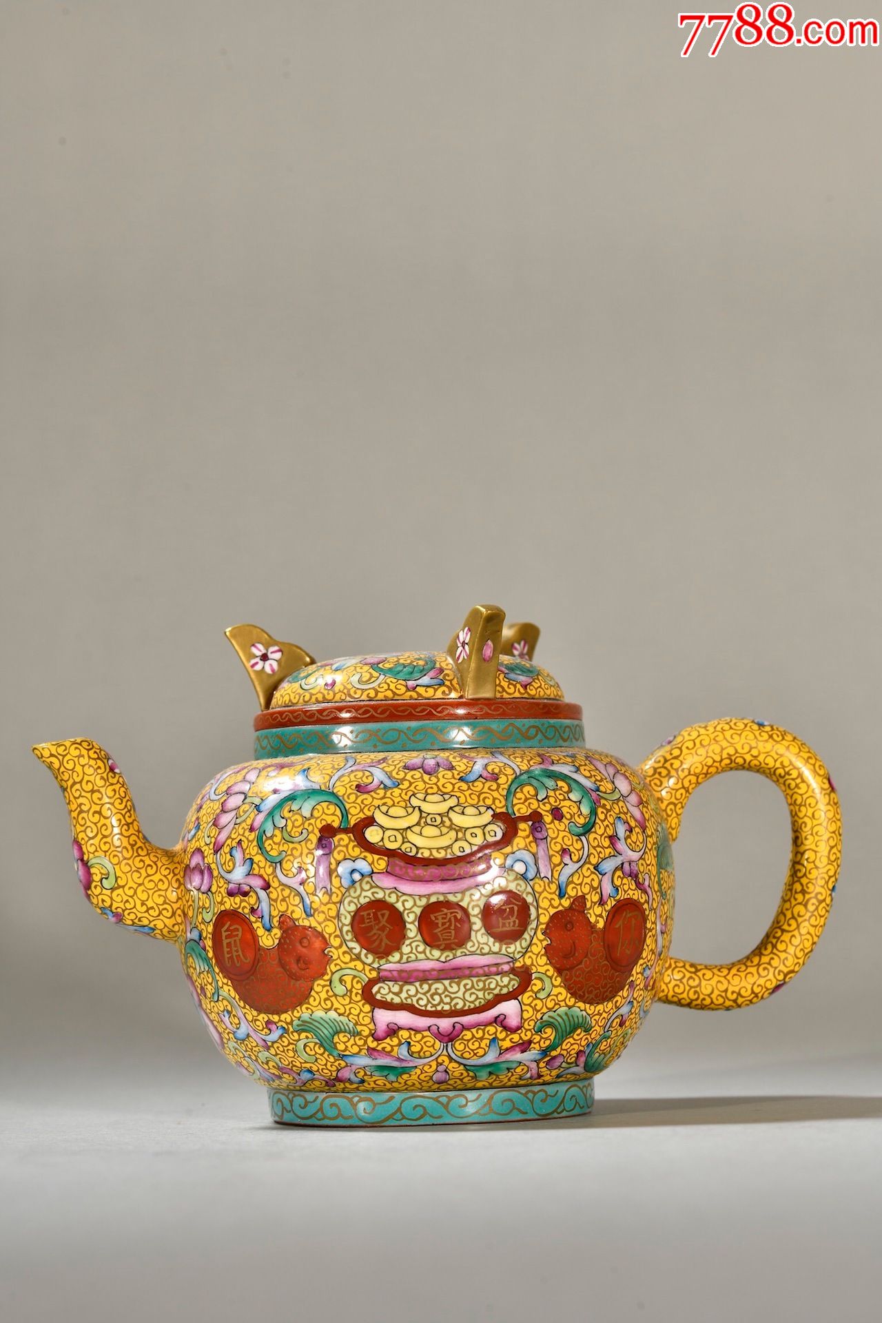 紫砂珐琅彩花卉纹茶壶