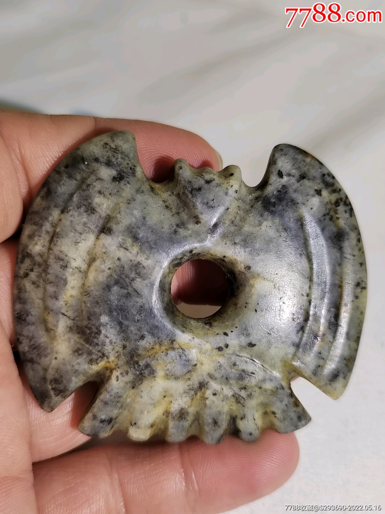 红山文化玉鹰