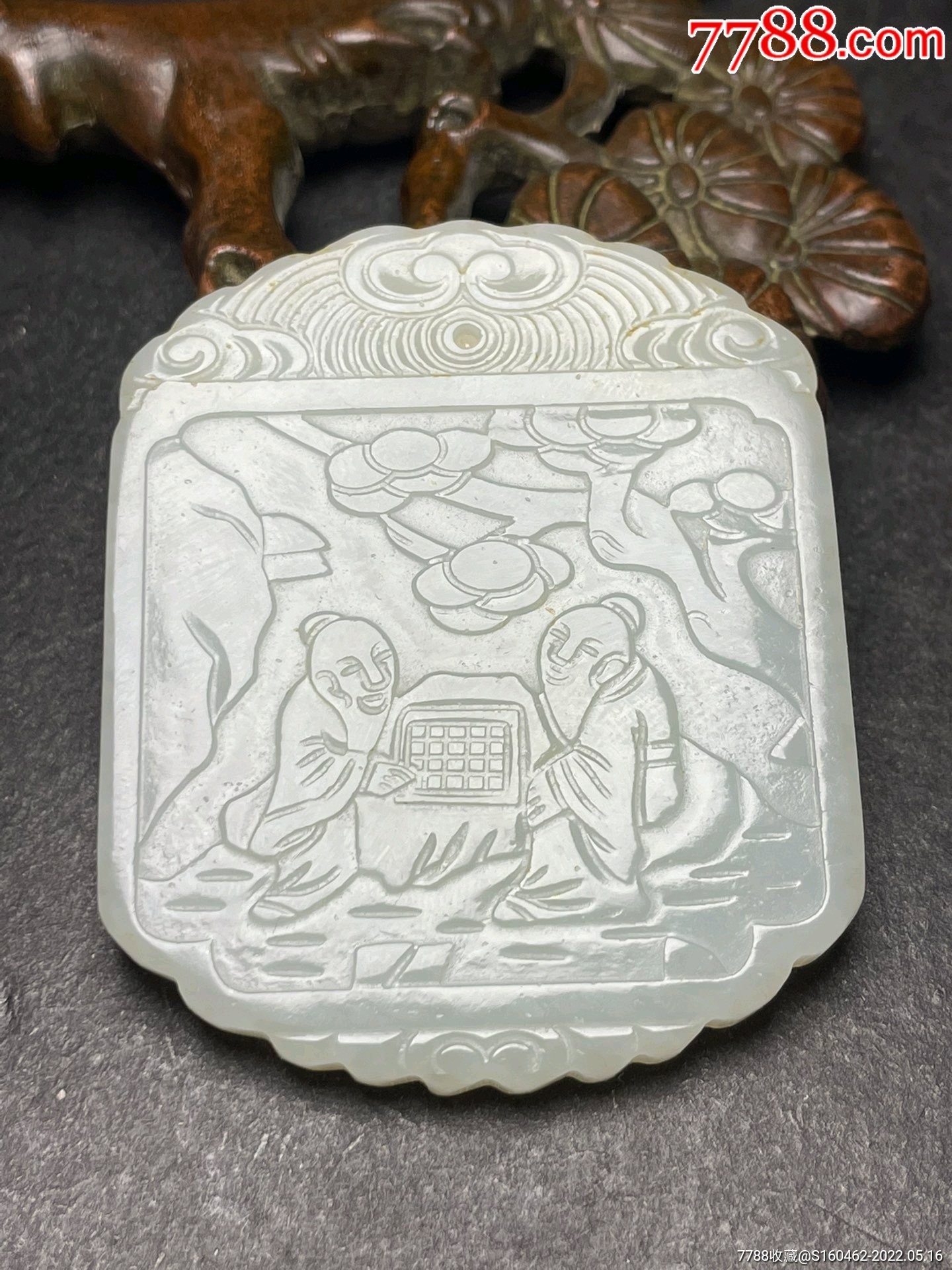 和田玉雕子冈人物玉牌挂件