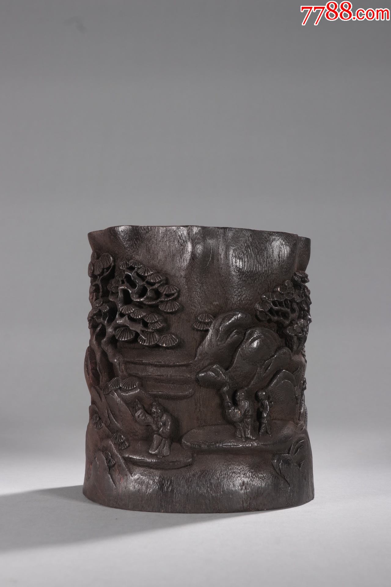 沉香木山水人物笔筒