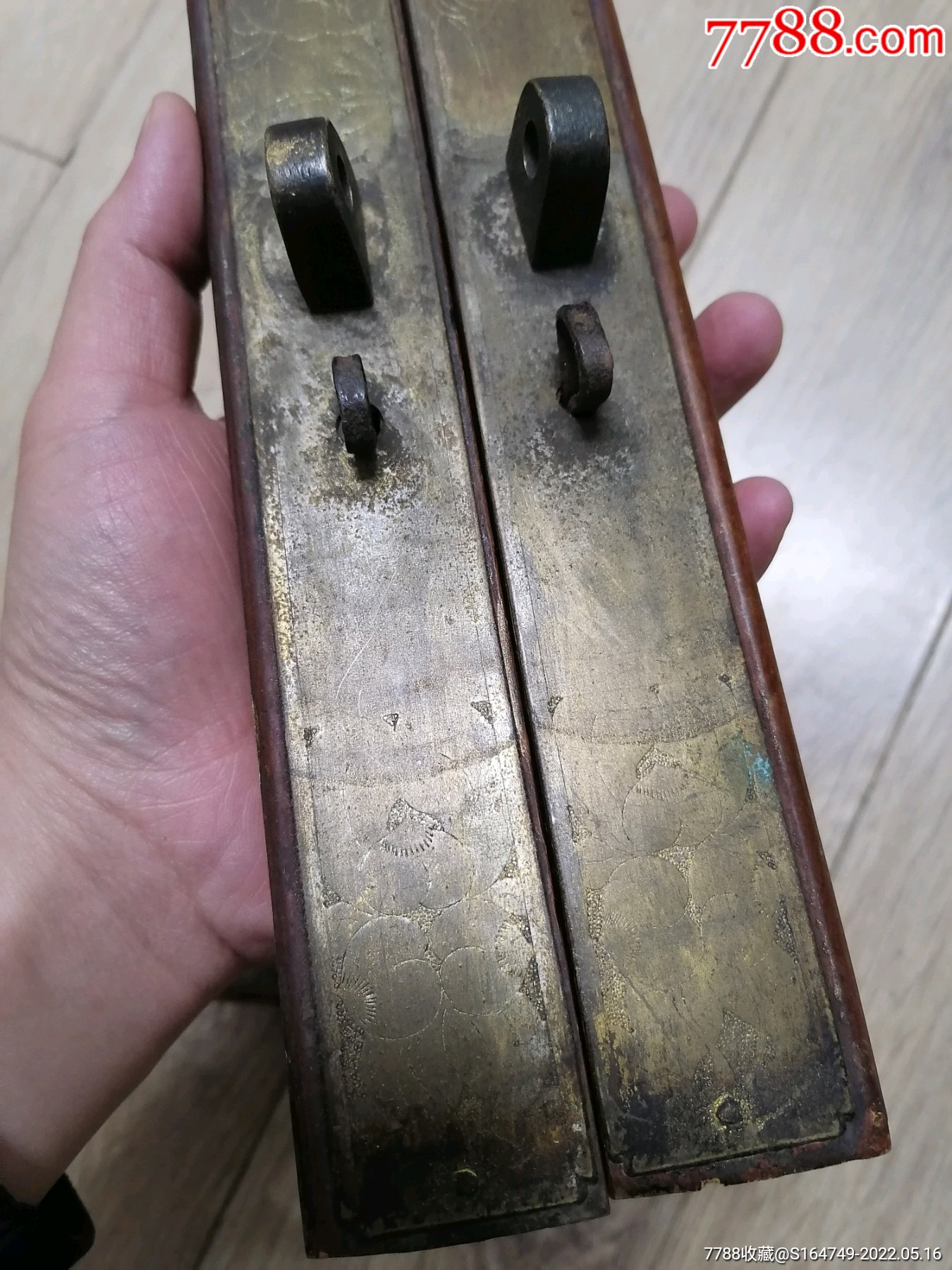 清代老箱柜人物铜攀两对_铜杂件_第5张_7788陶器收藏