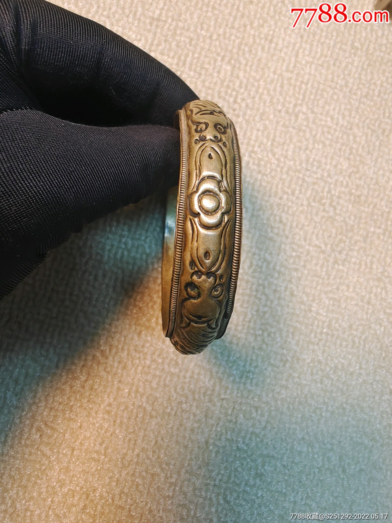 晚清双龙戏珠纹铜手镯