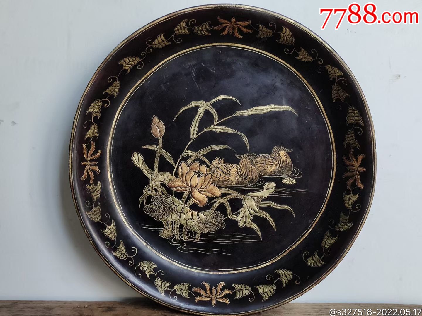 手绘鸳鸯戏水描金漆器赏盘