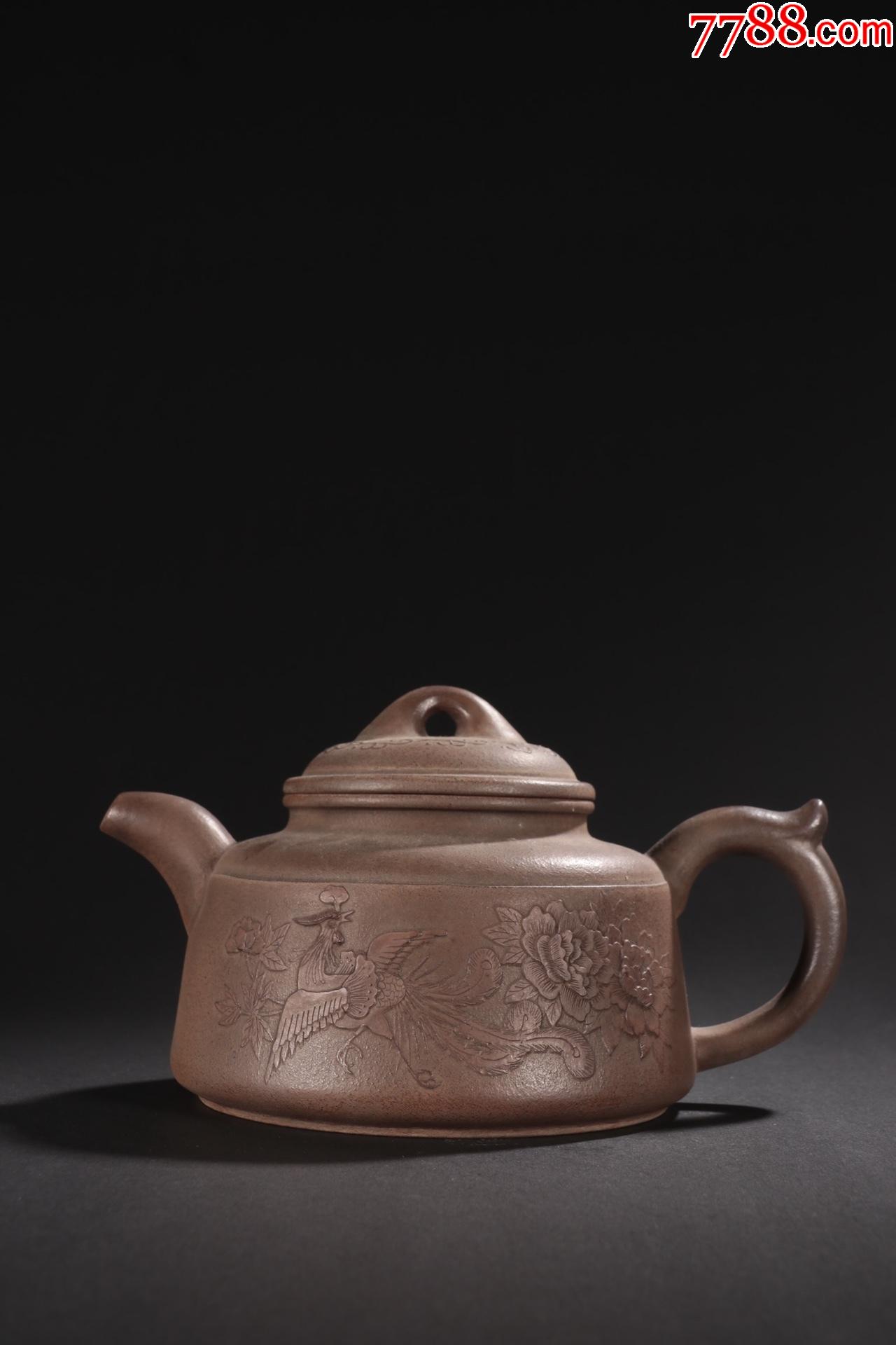 万宝款紫砂堆雕牡丹凤凰壶