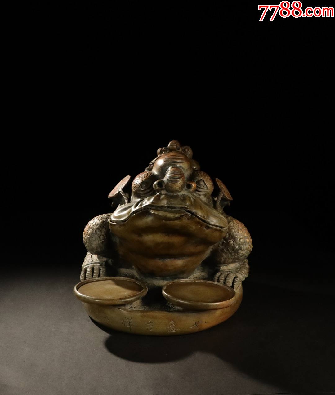 0浏览量:备注:端砚:蟾宫折桂整砚取料精良,饱满大气,雕刻立体,工艺