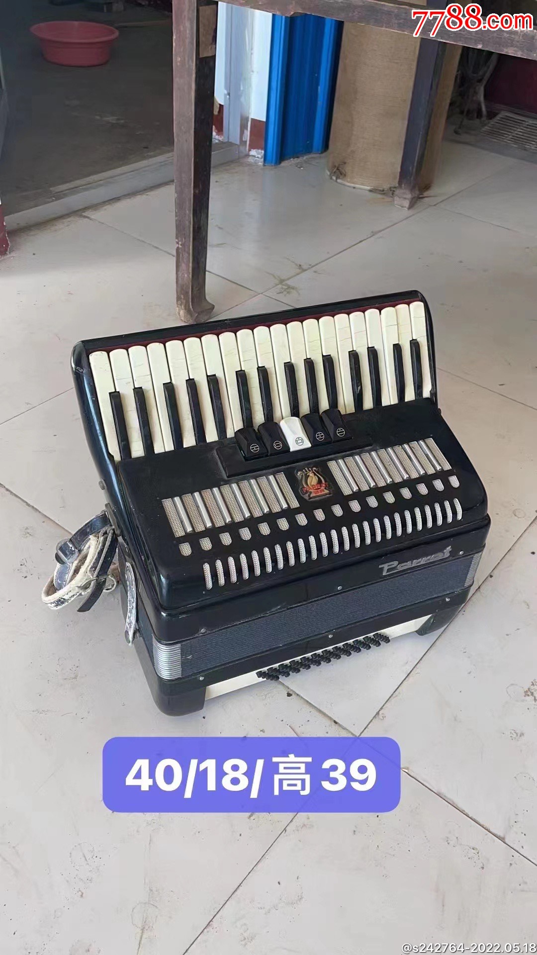 五十年代中国天津鹦鹉牌第一代手风琴保存完好音质纯正正常使用包老