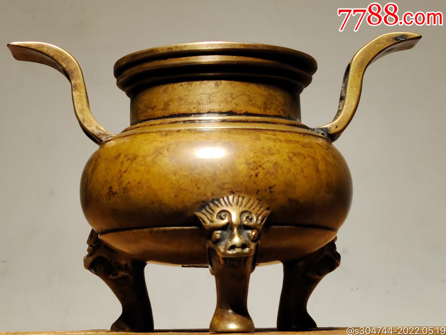 大明宣德年制三足双耳精品铜香炉传世包浆造型别致收藏使用摆放即可重