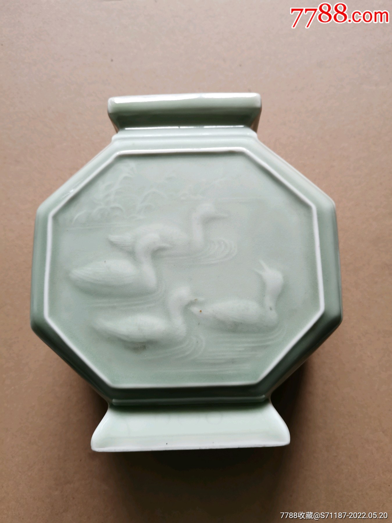 70一80年代龙泉青瓷花插完整