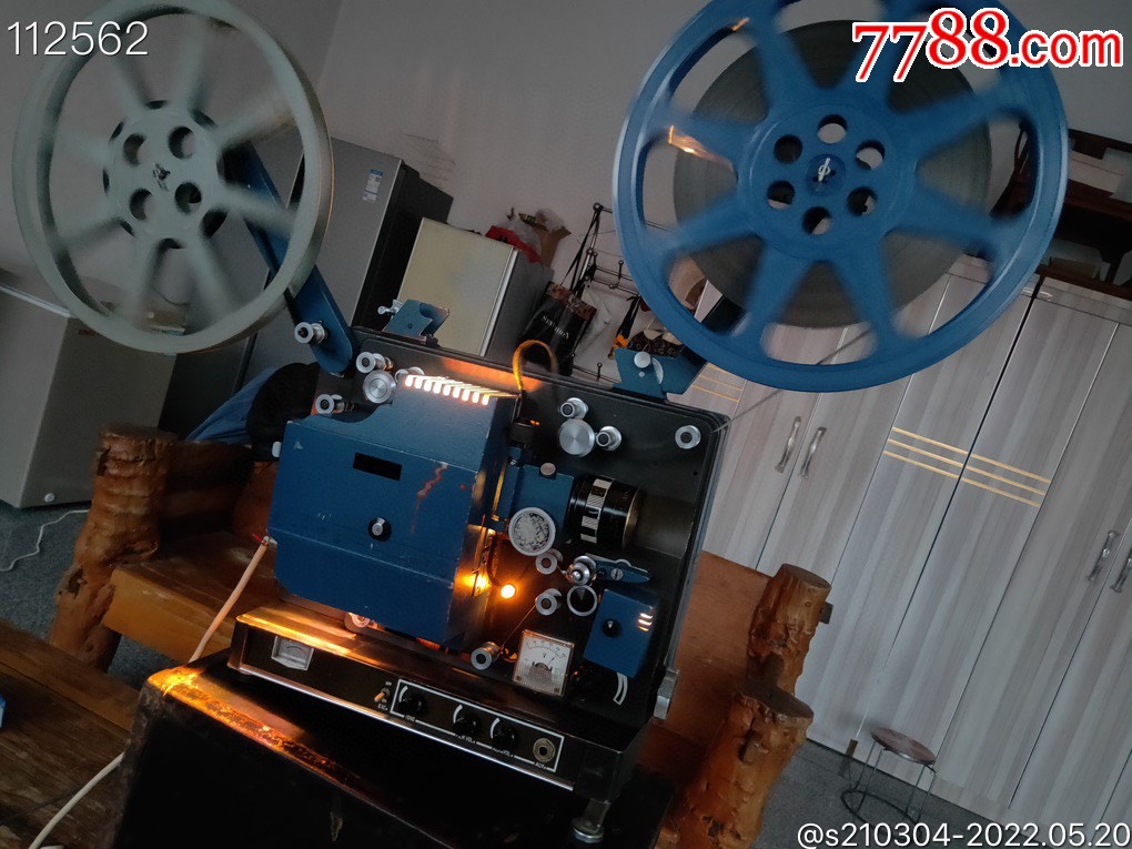 八十年代甘光电影机械厂生产的16毫米甘光一体钨灯电影放映机一套