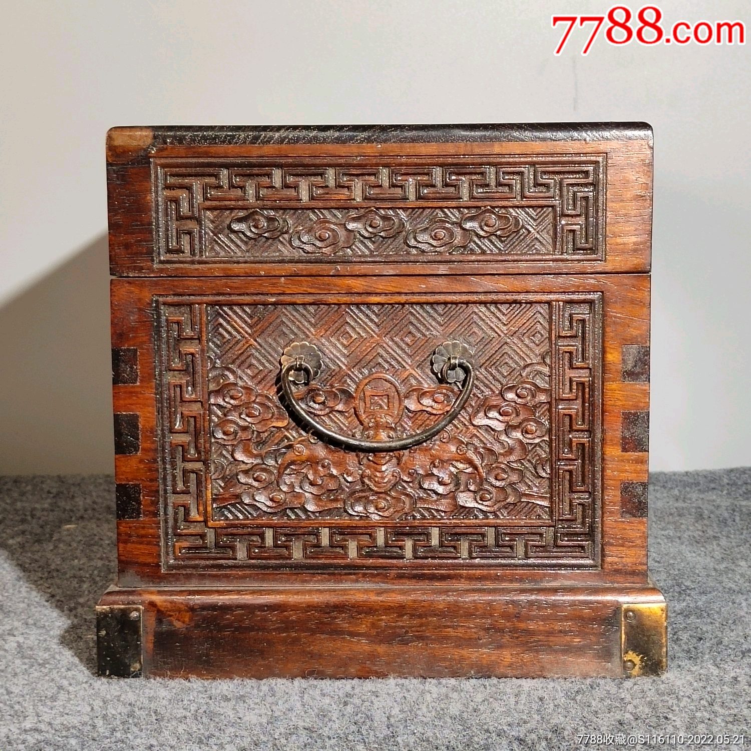 花梨木满工高浮雕大箱子