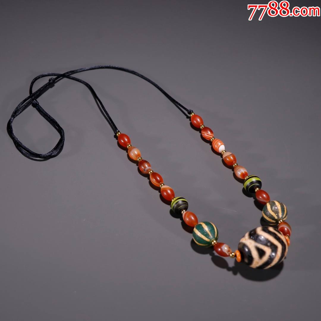 达洛天珠搭配玛瑙枣珠挂链