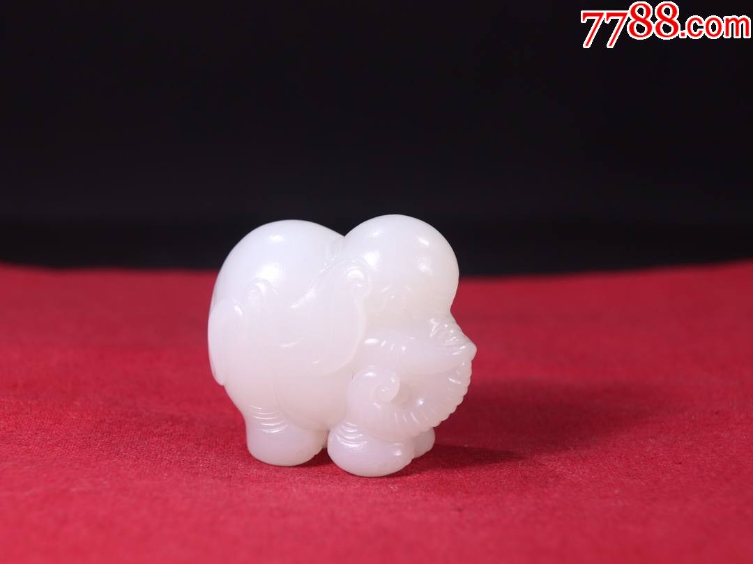 和田玉象玉雕件