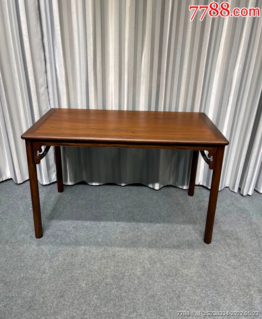 黄花梨霸王枨小画案