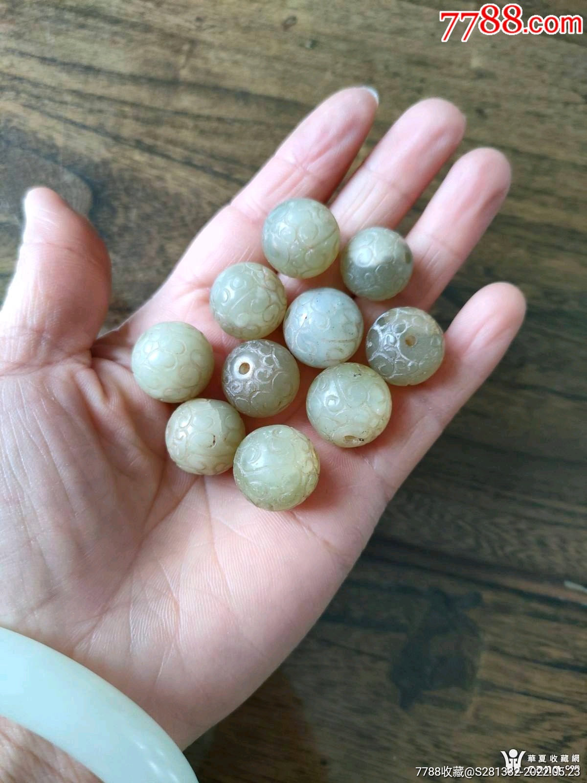 卷云纹玉珠子十个