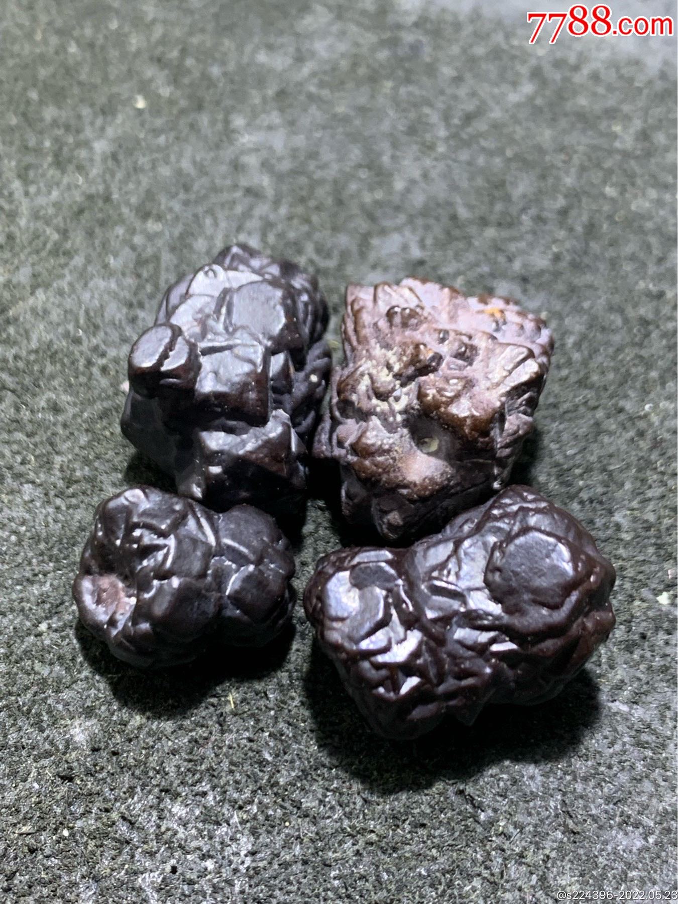 精美罕见戈壁黑金刚小原石一组