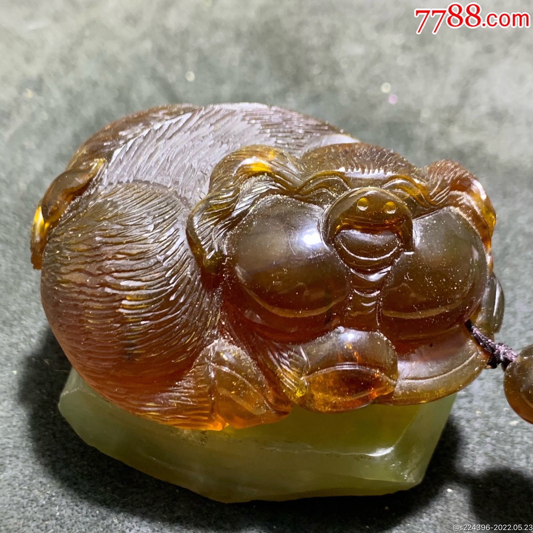 精美缅甸棕红珀雕刻福猪大把件(雕件)一个,_琥珀_第1张_7788琉璃收藏