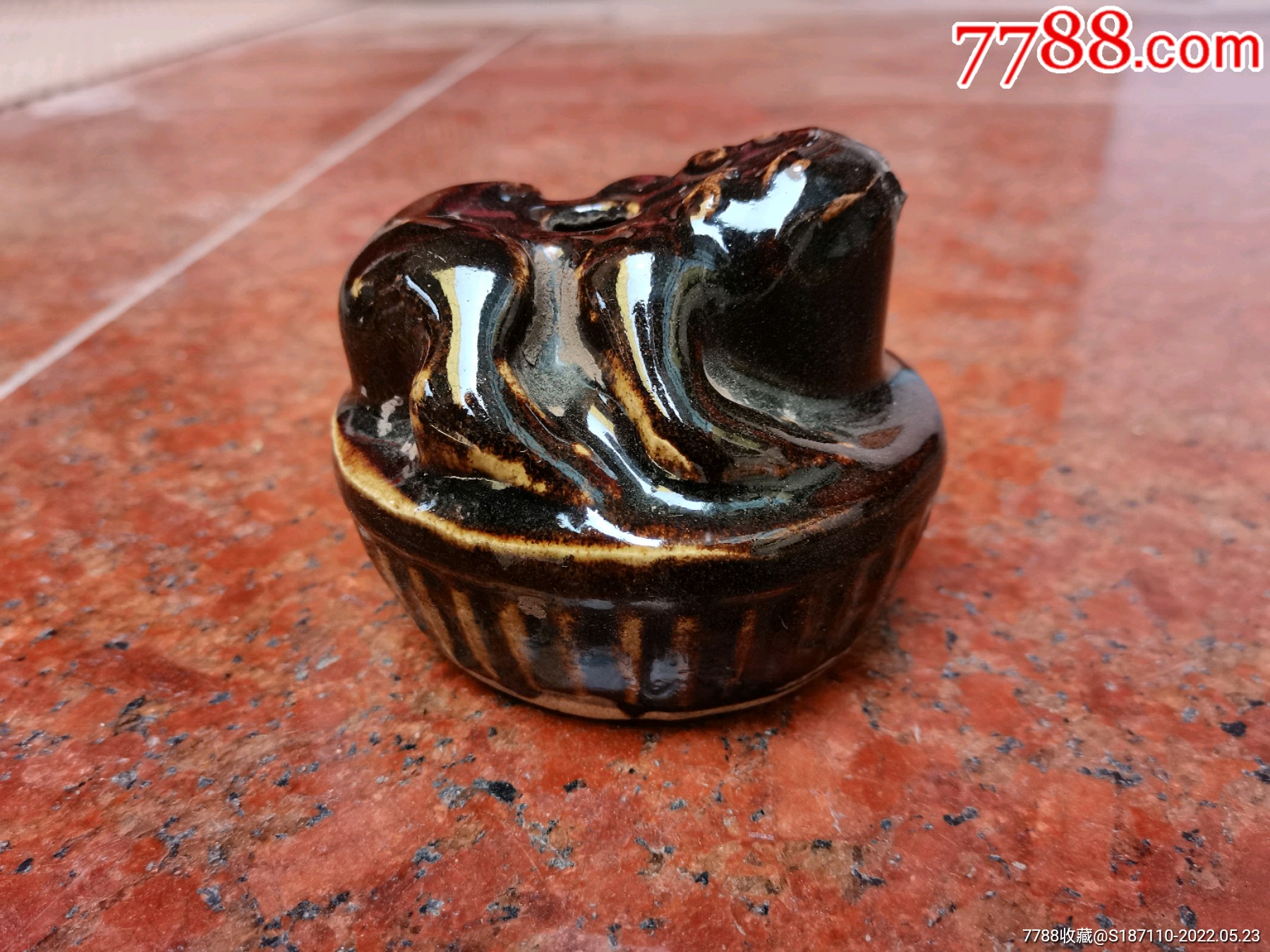 清代磁州窑黑釉蟾形水盂