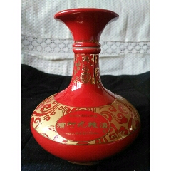  strong>滨河九粮液 /strong>_酒瓶_年代不详_白酒瓶__陶瓷___中国