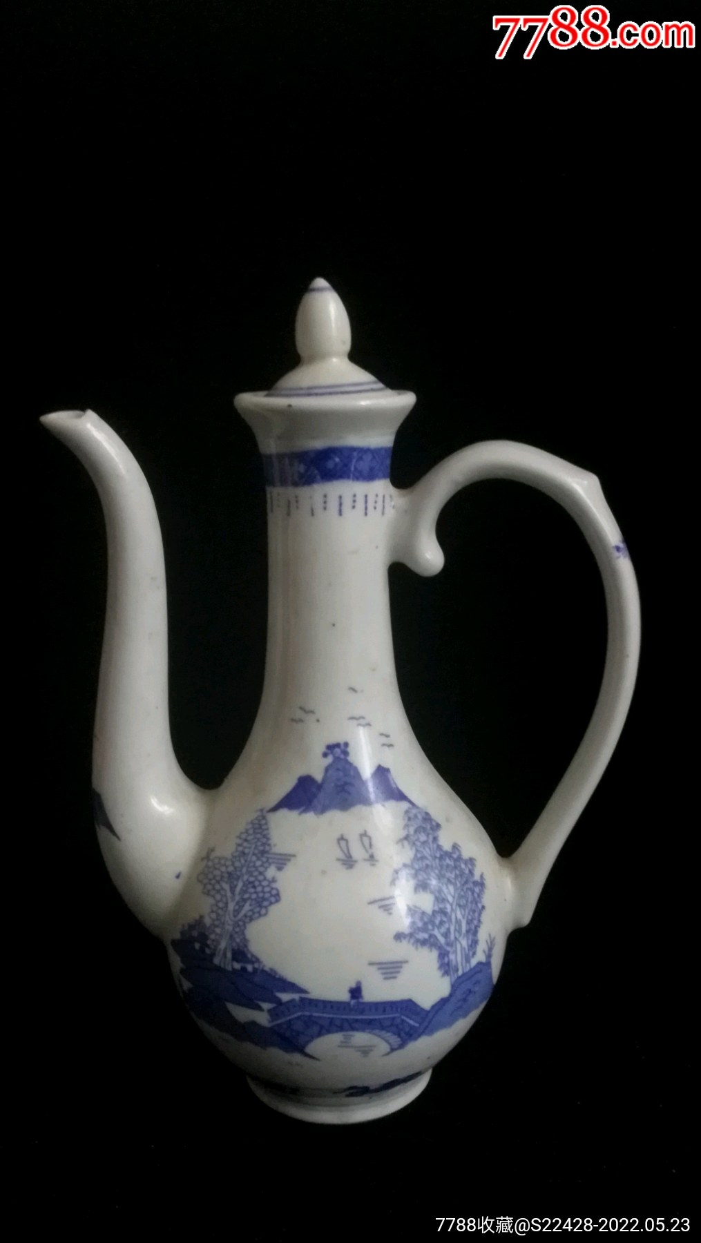 678年代现代官窑青花人物山水执壶