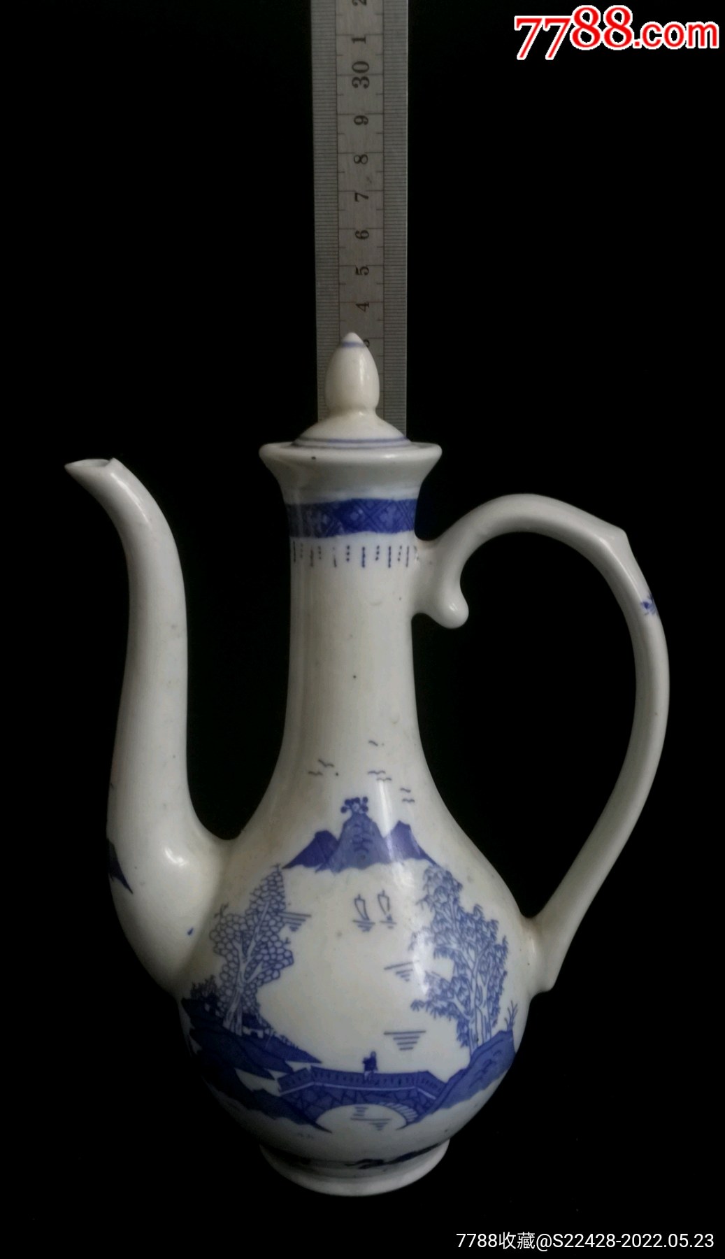 678年代现代官窑青花人物山水执壶