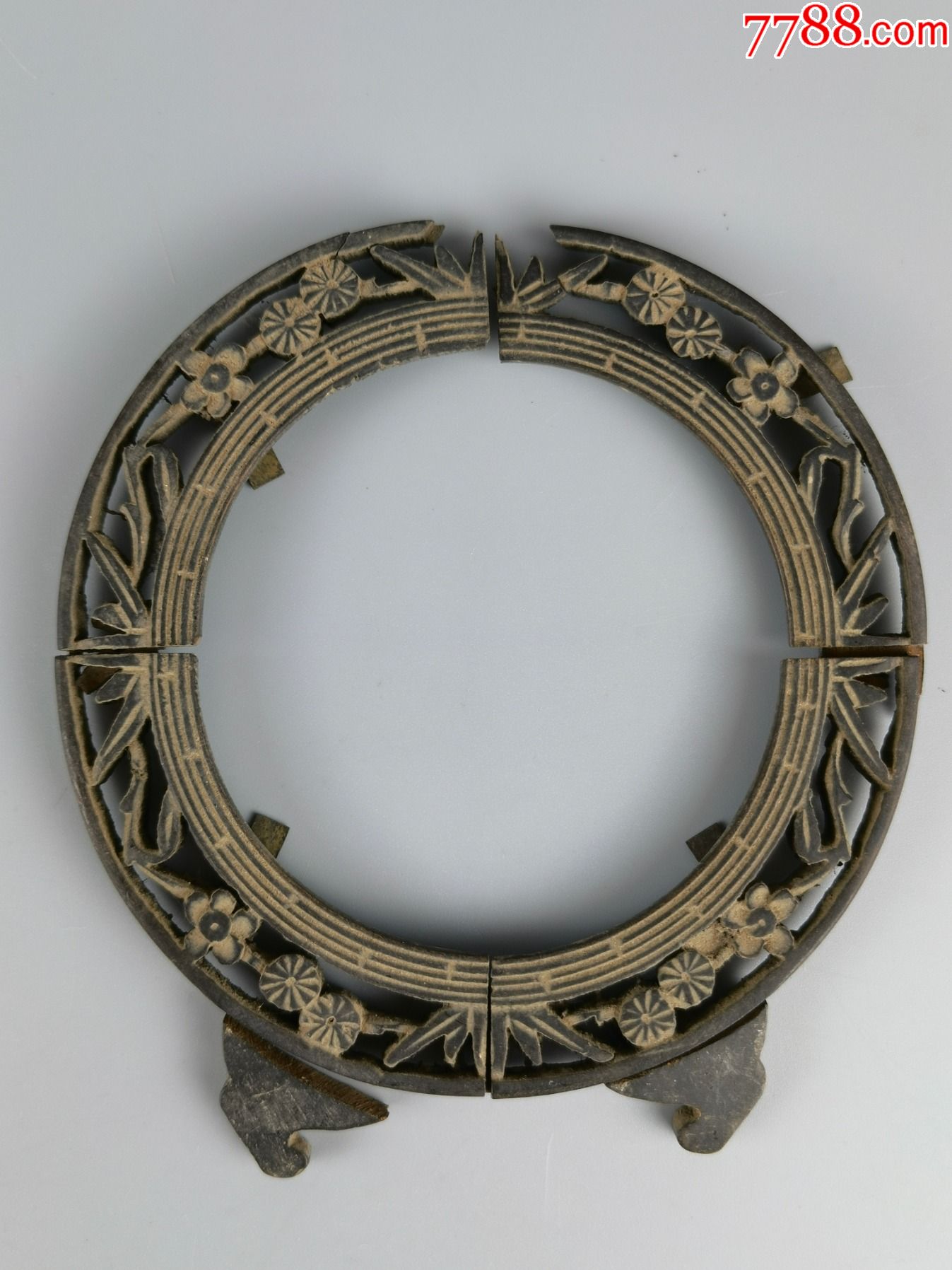 清代精美木雕花卉圆镜框