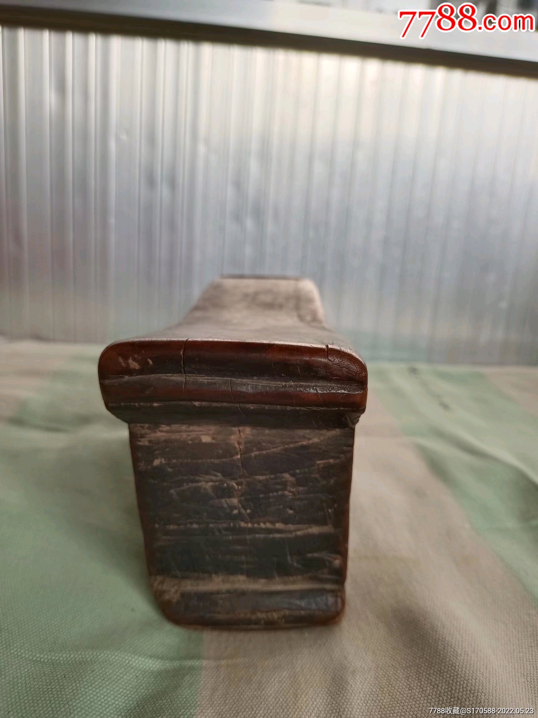 清代榆木中医用品脉枕做工精美起股起线皮壳老辣包浆自然