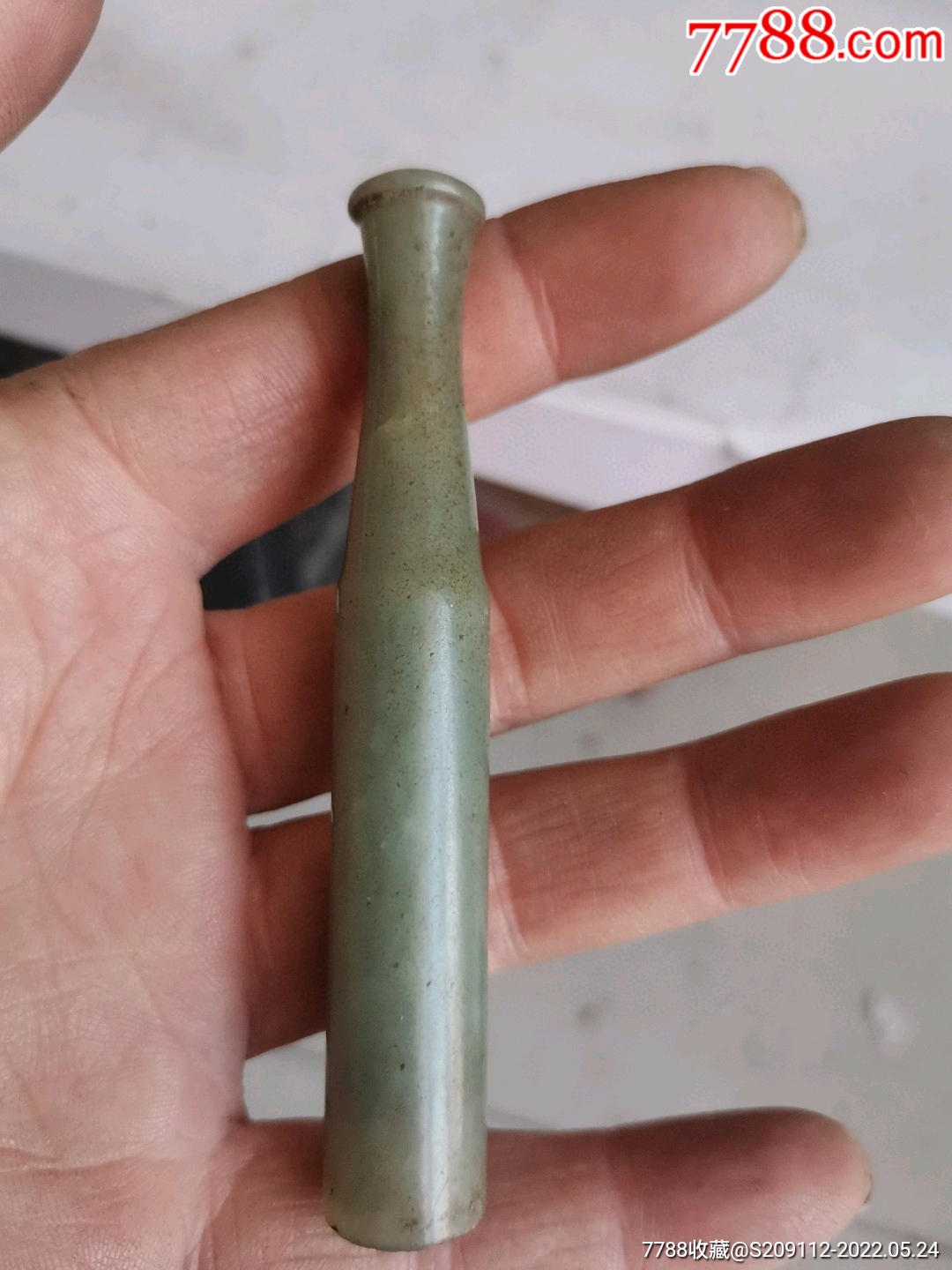 清代特长和田玉烟嘴一个,做工精致包浆润亮,玉质细腻,品相完好_价格