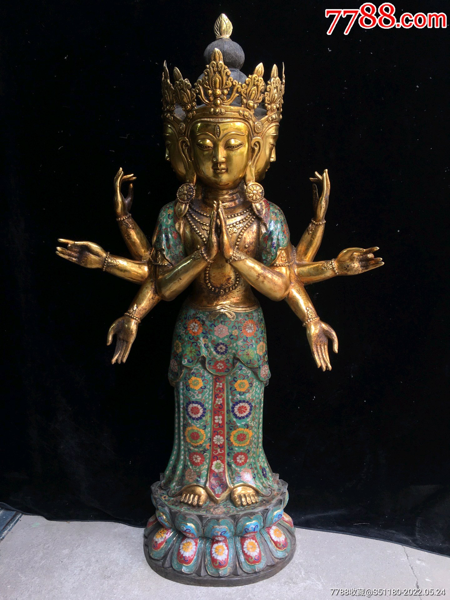 景泰蓝三面八臂观音