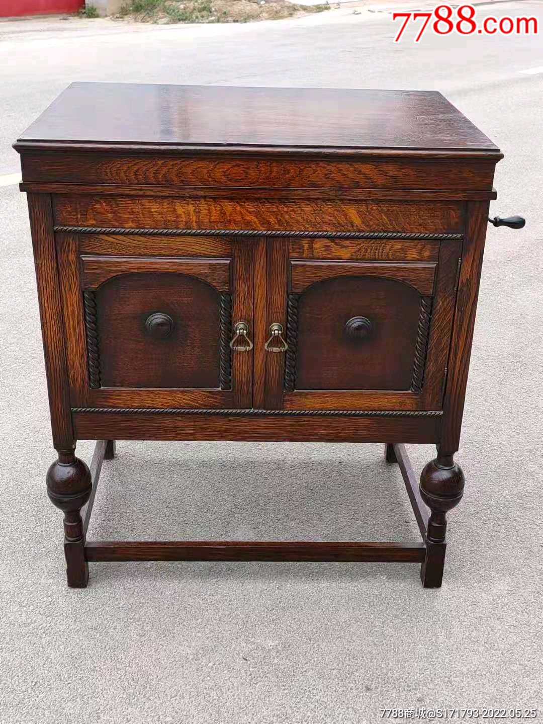 民国时期国外进口柜式手摇留声机造型精美保存完好