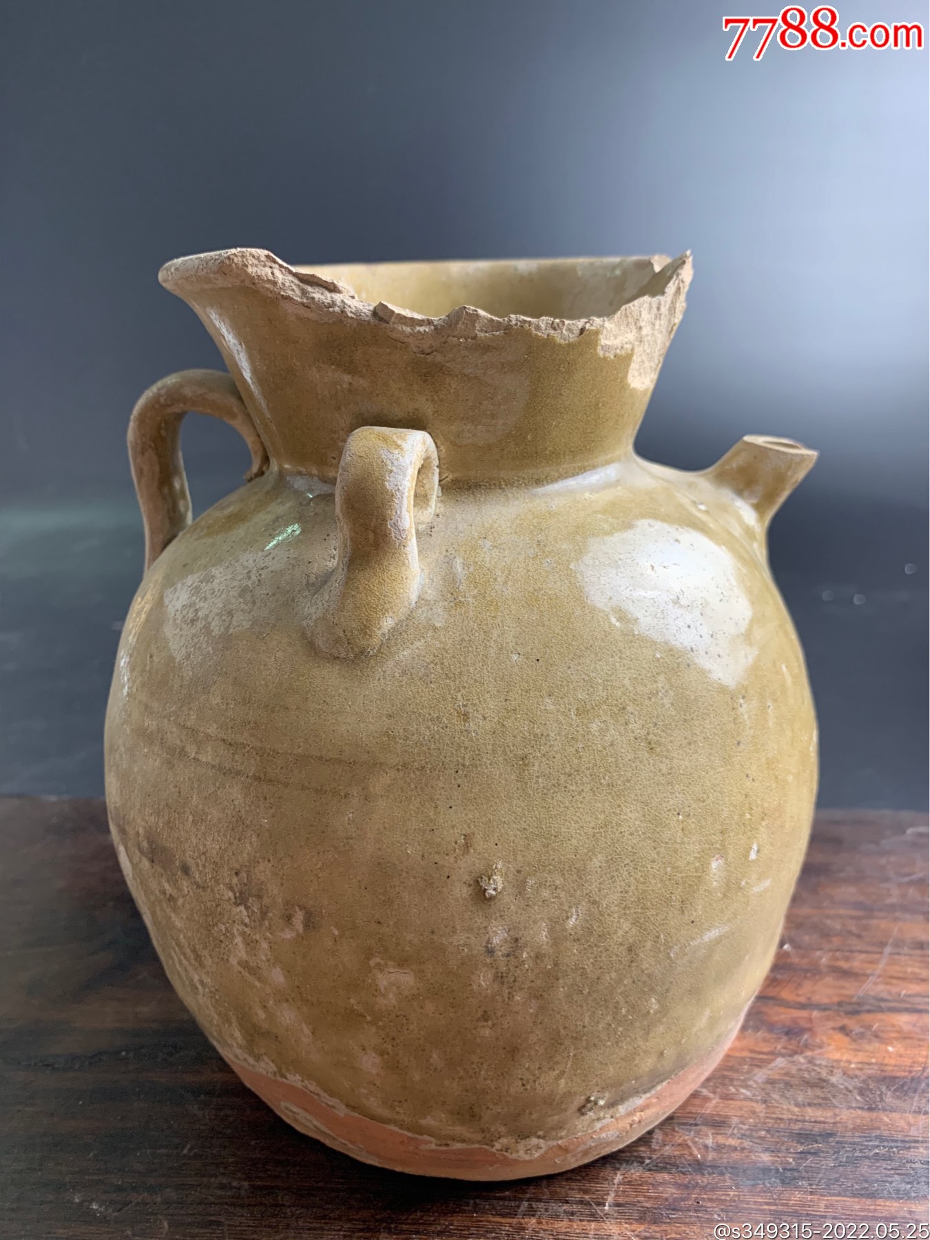 录入举报打假:0次进行点评点评:0浏览量:备注:唐黄釉执壶唐代黄釉执壶