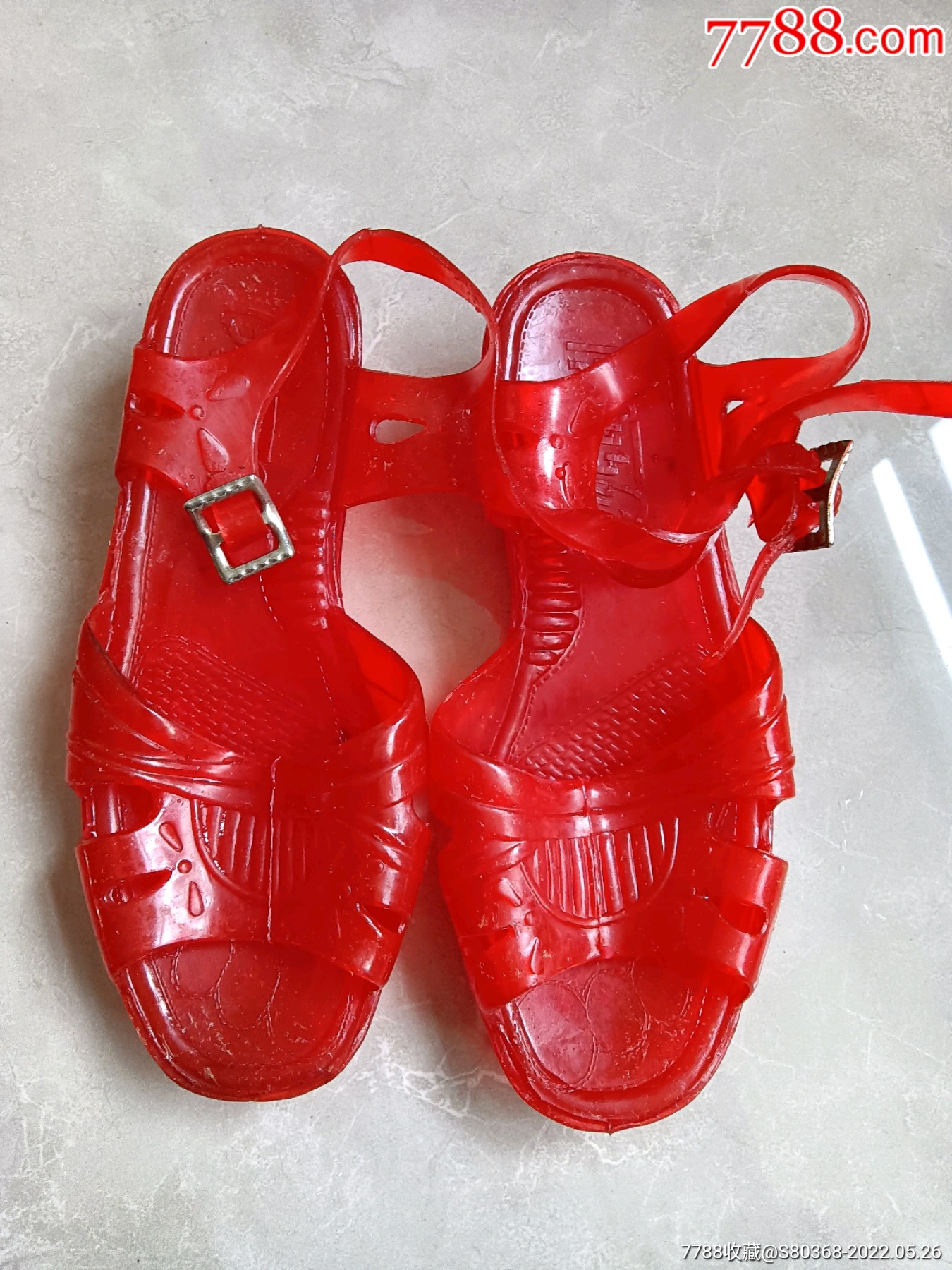 八十年代怀旧收藏品一一儿童塑料女孩凉鞋