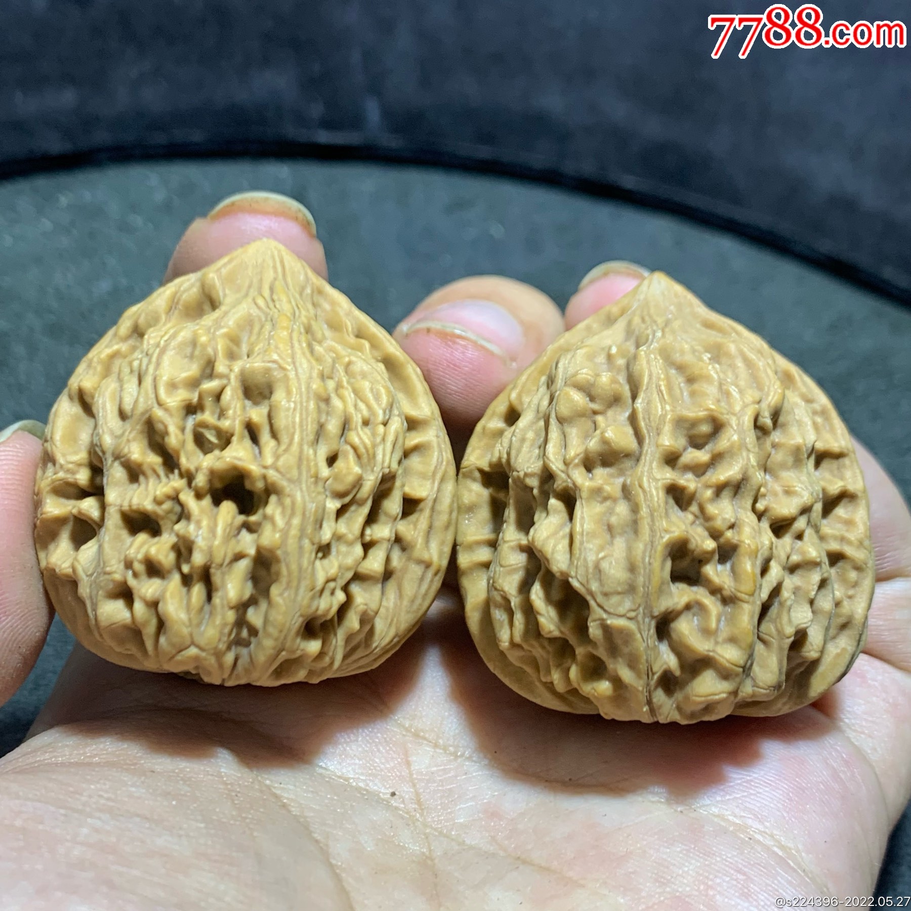 仅此一对,四大名核之一原装大粗筋鸡心文玩麻核桃一对!