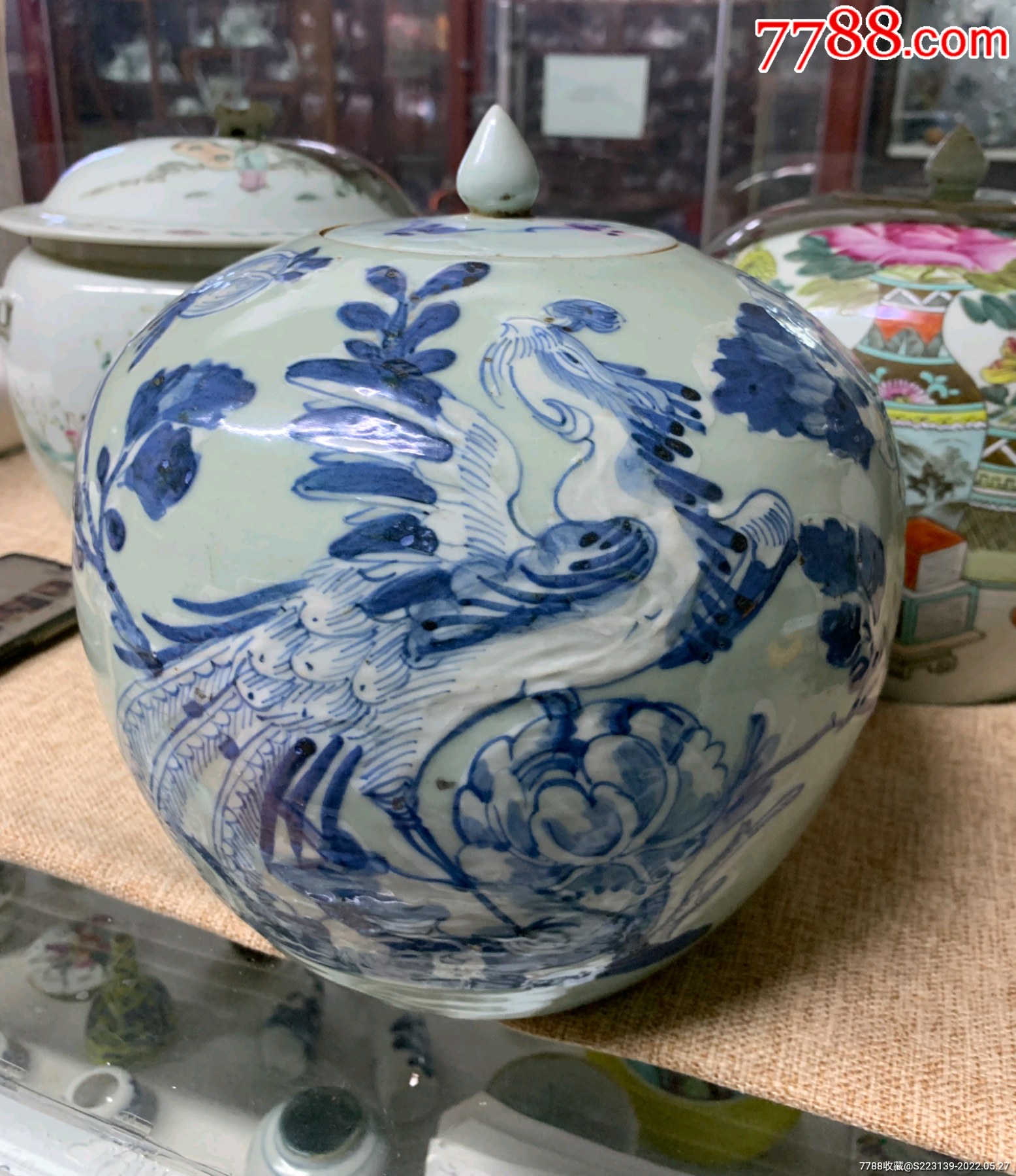 清中期嘉庆青花加白凤穿牡丹西瓜罐