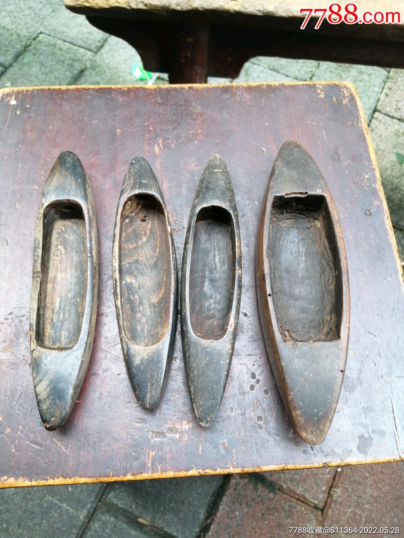 骨雕骨制品老牛角梭子三个,黄杨木的一个,织布梭子,老物件老古董,传世