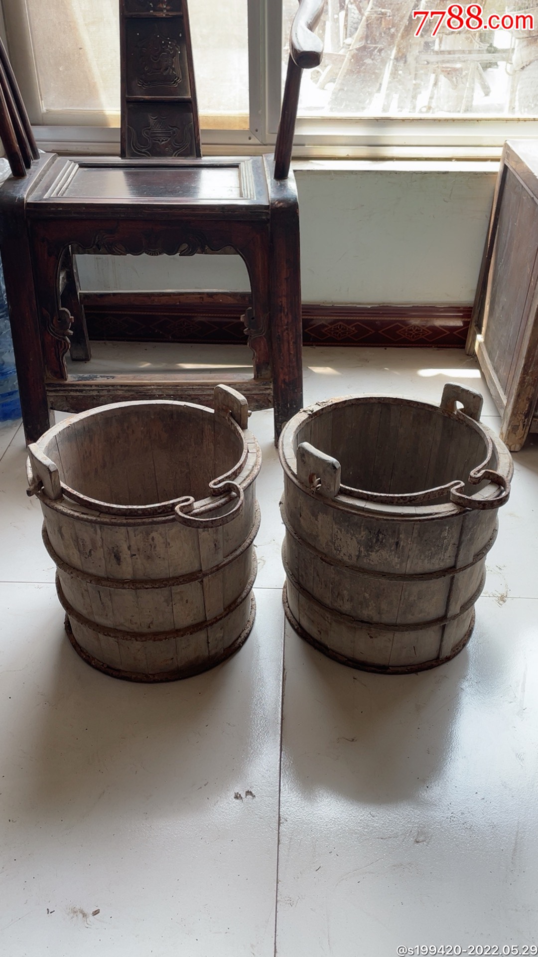 清代老水桶一对,柏木,铁艺漂亮,做工精细,保存完好.