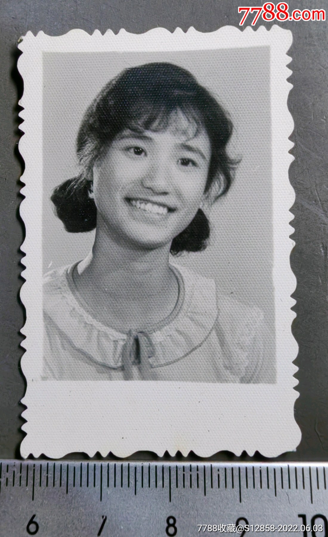 美女大头贴卷发