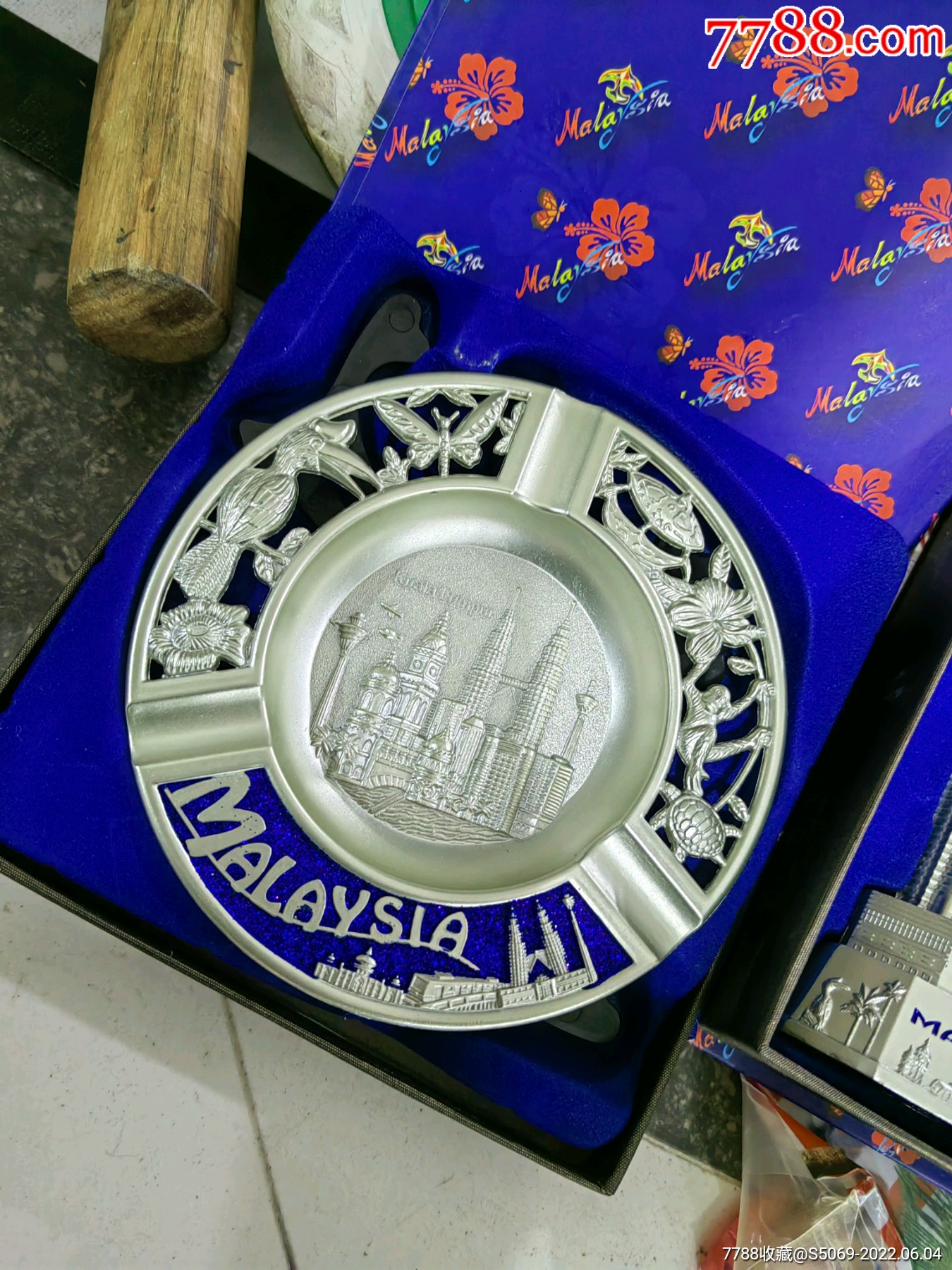马来西亚槟城古代古代新艺术款珠手袋刺绣艺术工艺品尼亚·诺亚衣柜绿屋 库存图片 - 图片 包括有 文化, 机柜: 220883087