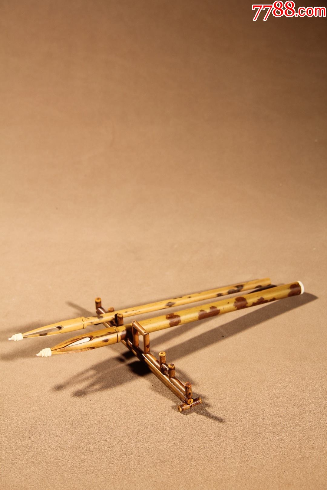 湘妃竹文房摆件笔架,毛笔一组_价格5000元_第1张_7788收藏__收藏热线