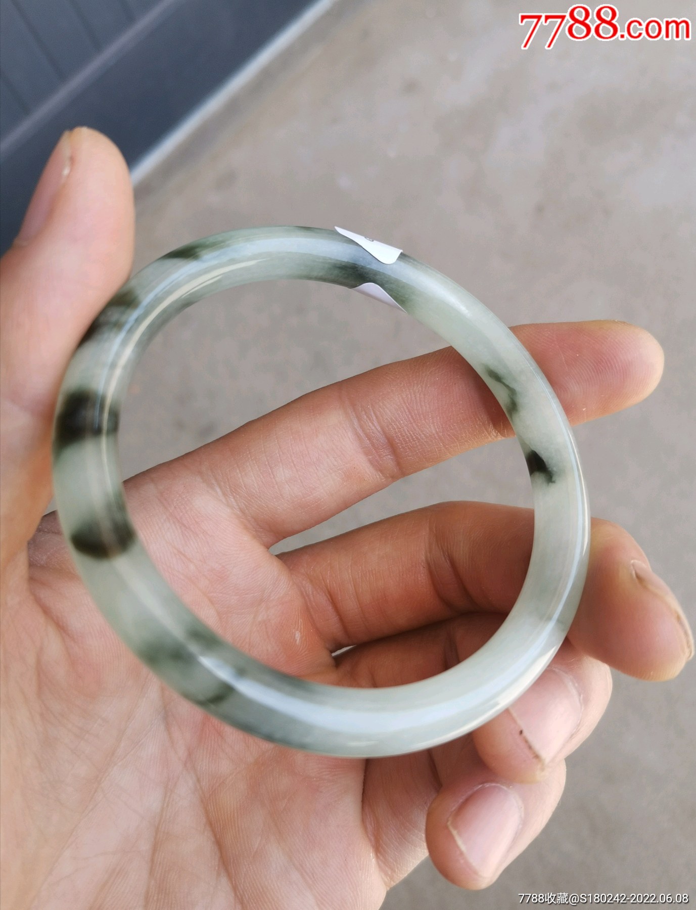 天然翡翠圆杆手镯冰种飘花_价格1200元_第1张_7788收藏__收藏热线