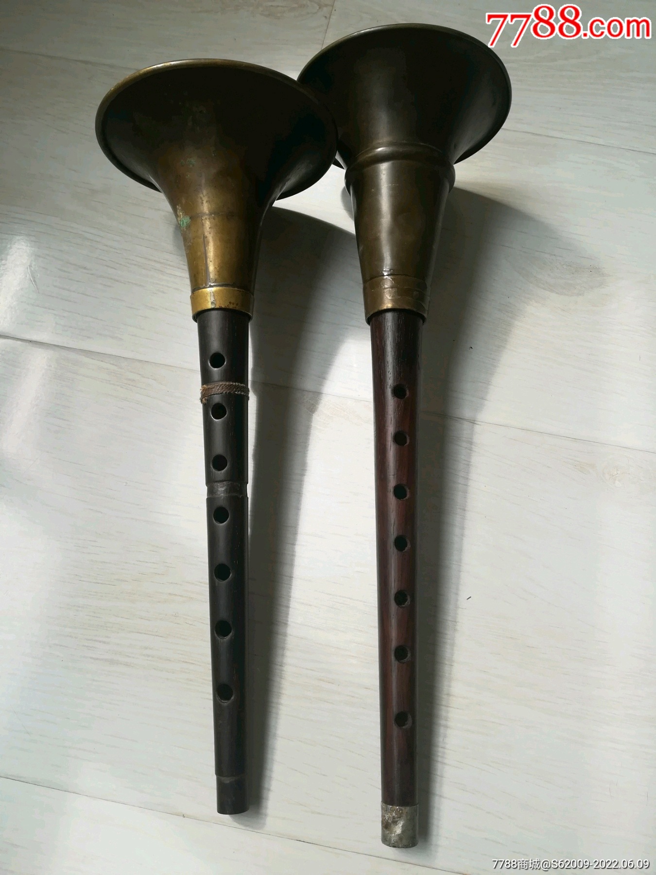 清未黄花梨木和大红酸枝木杆厚重铜唢呐两个同售