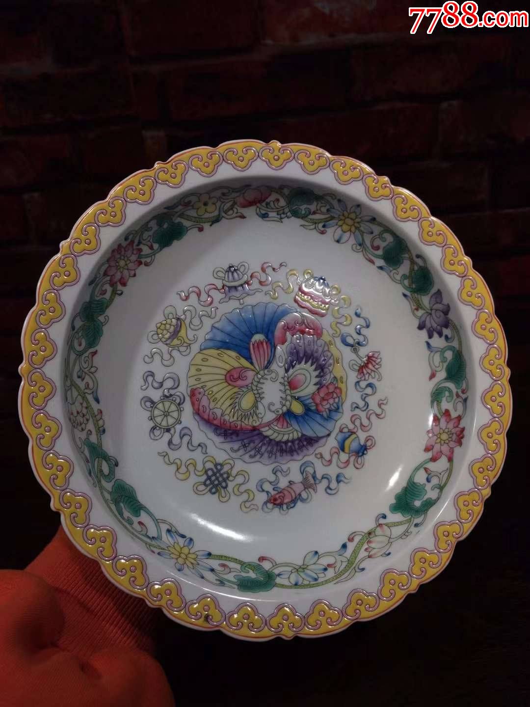 珐琅彩瓷器蝴蝶花卉花边盘_价格1550元_第1张_7788收藏__收藏热线