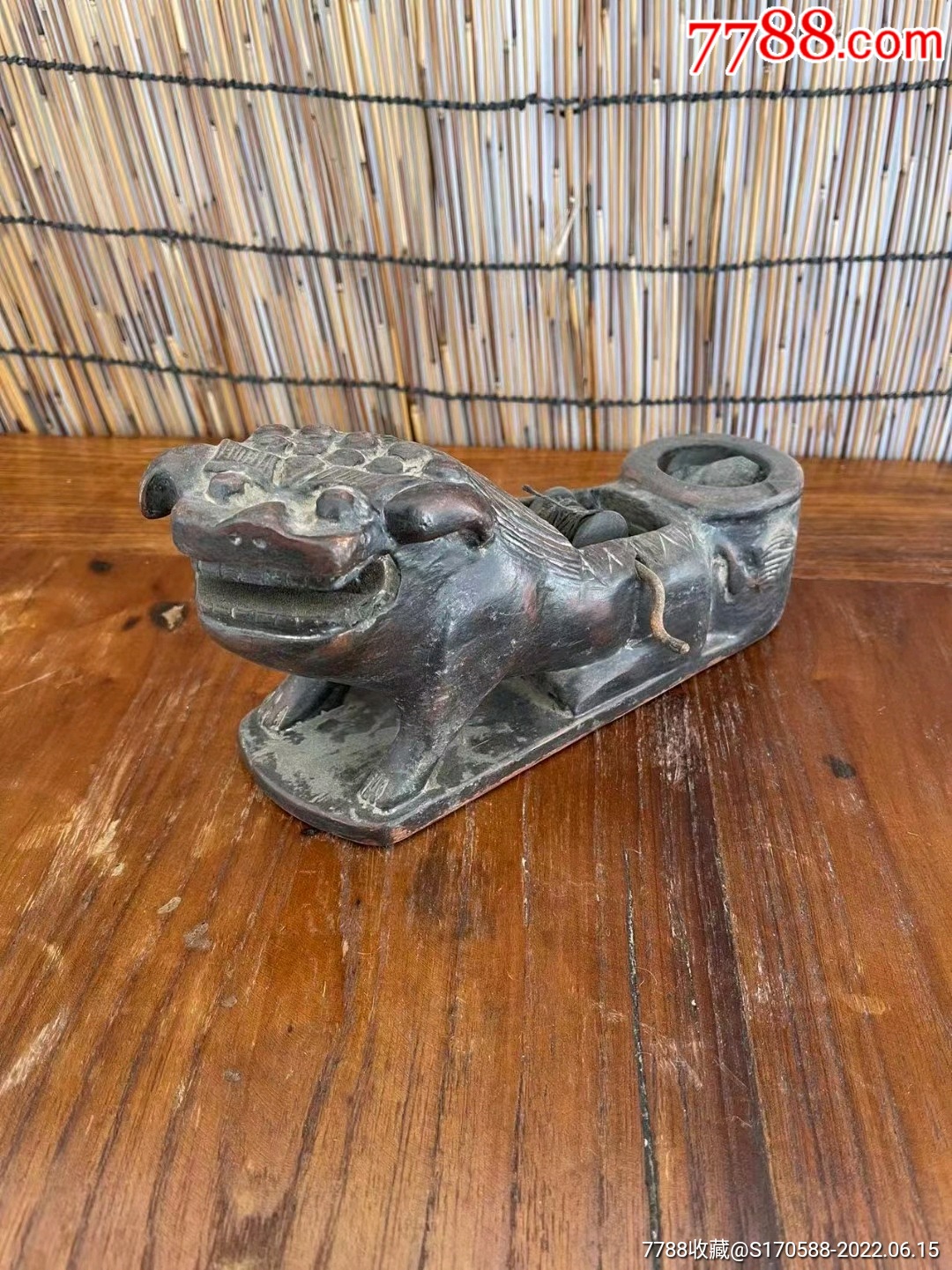 清代楠木墨盒,品相完好,雕工精细,皮壳老辣,造型独特,适合于收藏把玩